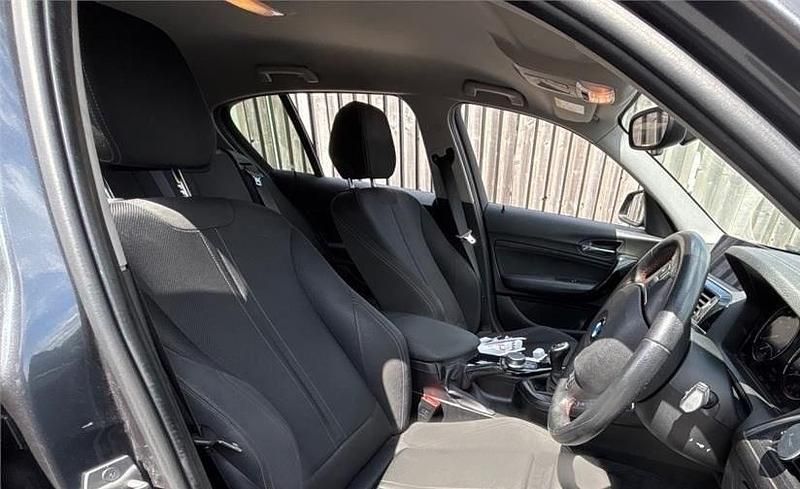 Used BMW 118 Sport Line 2018 Mineral grey Hatchback