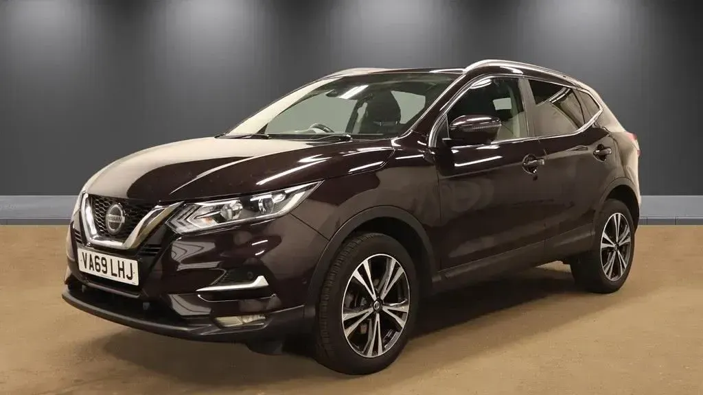 Used Nissan Qashqai N-Connecta 140 HP (102 kW) 2020 Black SUV