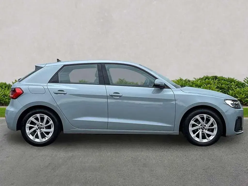 Used Audi A1 Sport 94 HP (69 kW) 2022 Grey SUV