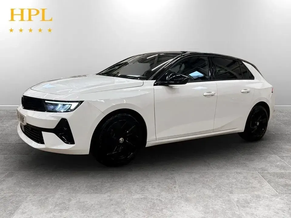 Used Vauxhall Astra S 130 HP (95 kW) 2024 White Hatchback