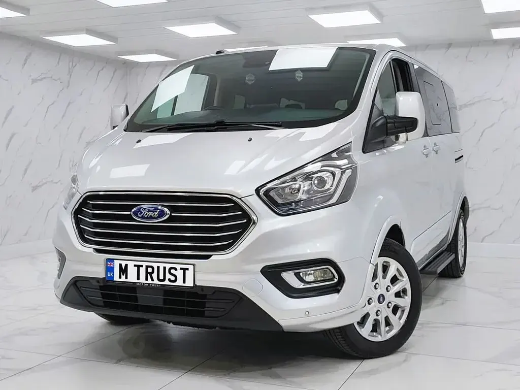 Used Ford Tourneo Custom 170 HP (125 kW) 2019 Silver Van