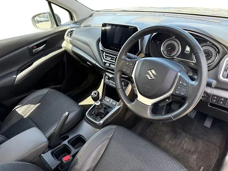 Used Suzuki SX4 S-Cross 129 HP (94 kW) 2024 Silver SUV