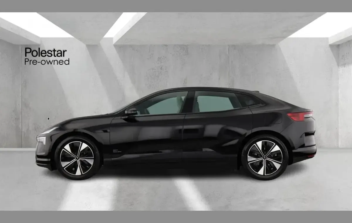 New Polestar 4 Plus 196 kW (267 HP) 2025 Black SUV