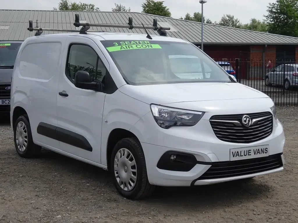 Used Vauxhall Combo Sportive 100 HP (73 kW) 2022 White MPV