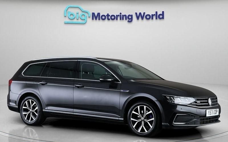 Used VW Passat GTE 218 HP (160 kW) 2022 Grey Estate