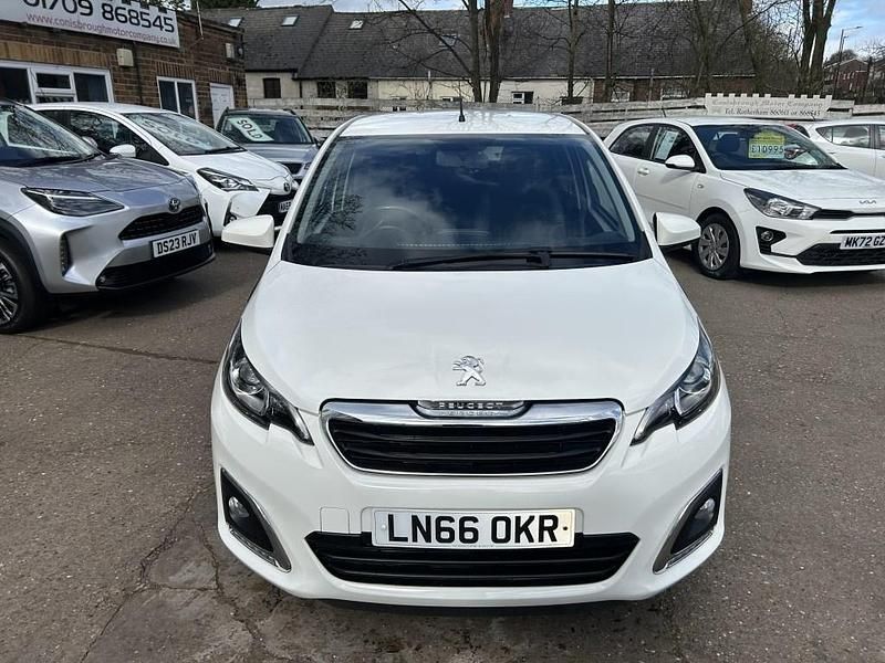 Used Peugeot 108 Allure 82 HP (60 kW) 2016 White Hatchback