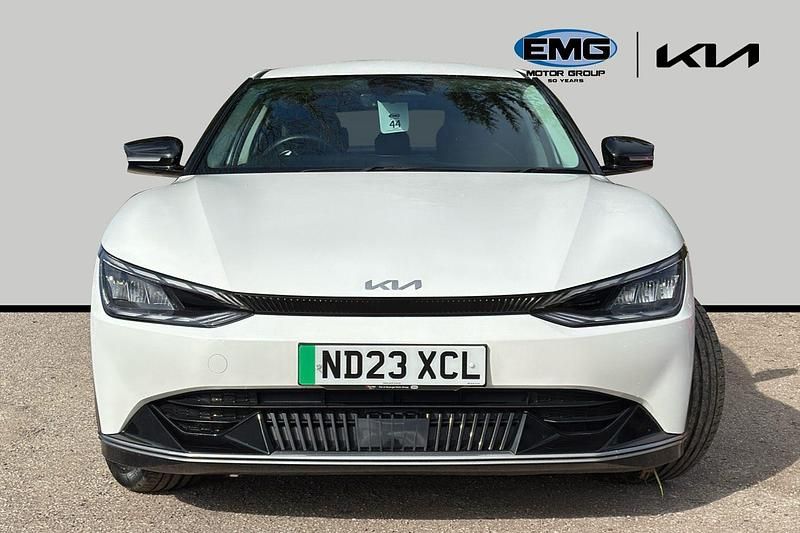 Used Kia EV6 Air 165 kW (225 HP) 2023 White pearl SUV