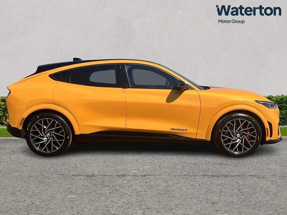 Used Ford Mustang GT 487 HP (358 kW) 2023 Orange Hatchback