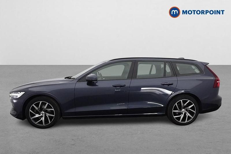 Used Volvo V60 Momentum 150 HP (110 kW) 2020 Blue Estate