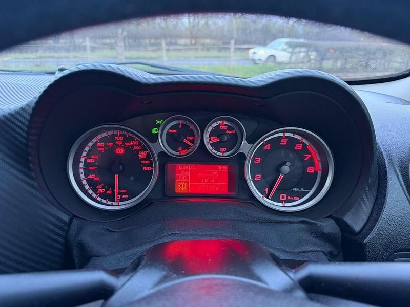 Used Alfa Romeo MiTo Lusso 2010 White Hatchback