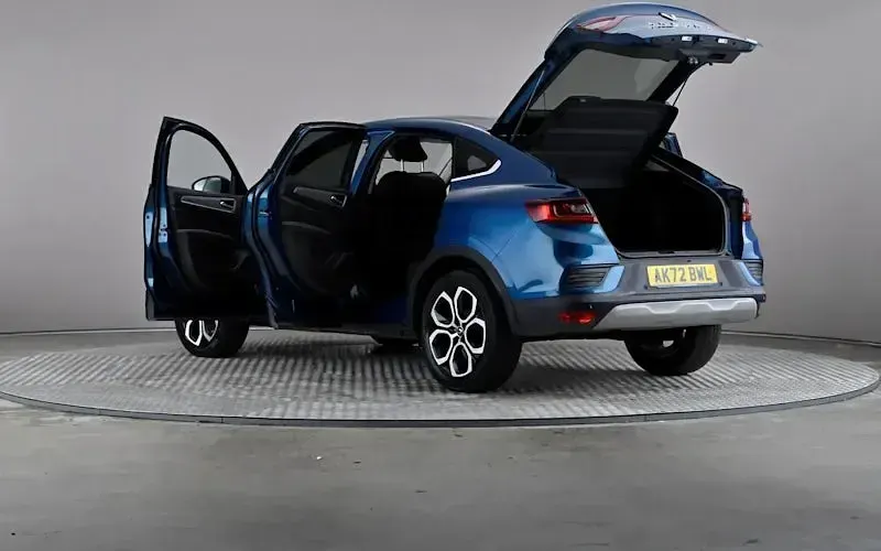 Used Renault Arkana Version S 143 HP (105 kW) 2022 Blue SUV
