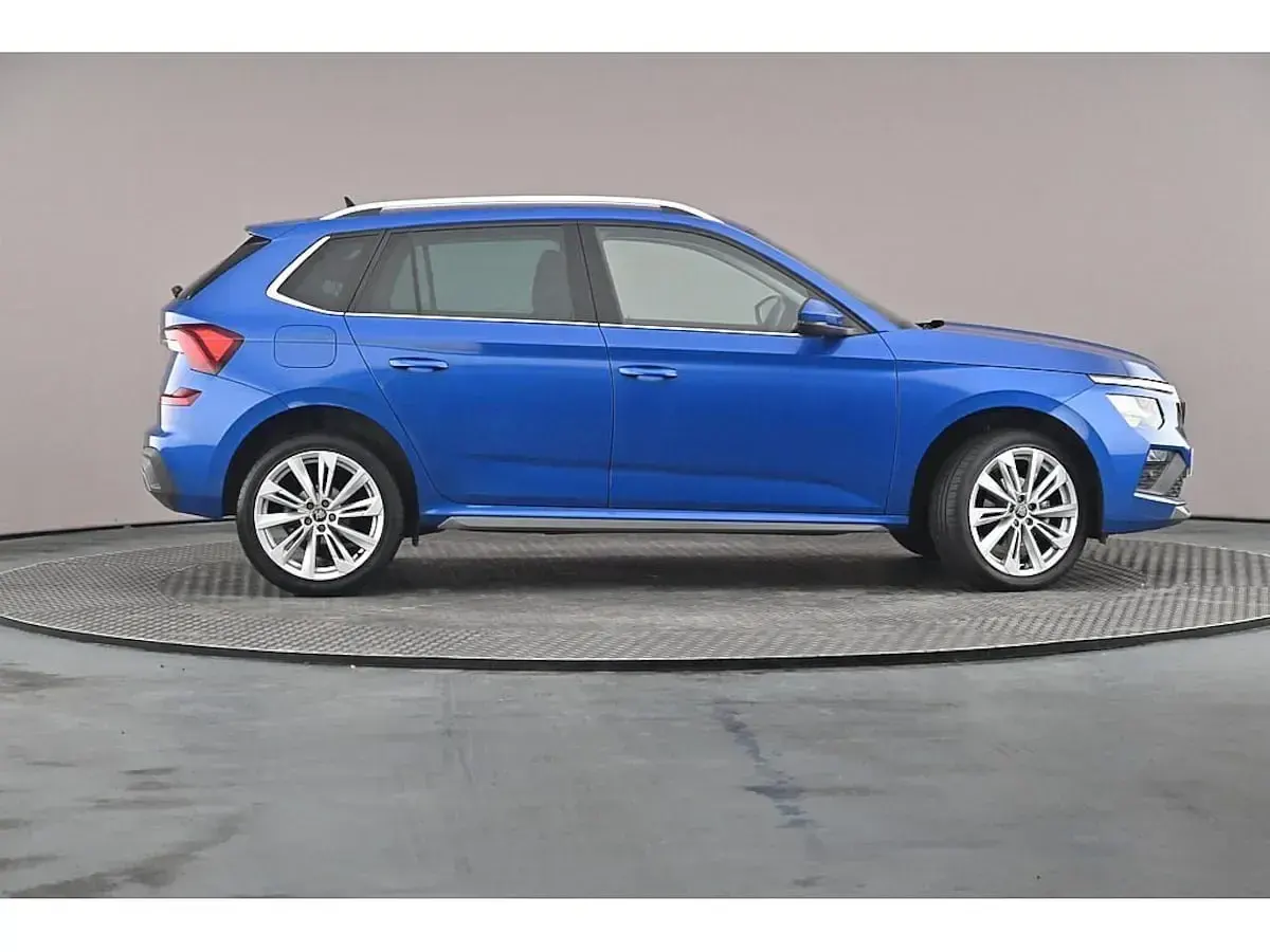 Used Skoda Kamiq SE L 85 HP (62 kW) 2025 Race blue metallic SUV