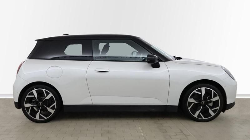 Used Mini Cooper SE Hatch 158 kW (215 HP) 2025 White Hatchback