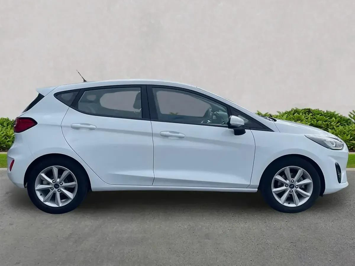 Used Ford Fiesta Trend 75 HP (55 kW) 2022 White Hatchback