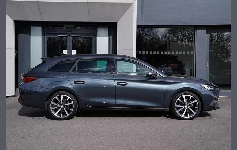 Used Seat Leon FR Sport 147 HP (108 kW) 2022 Grey Estate