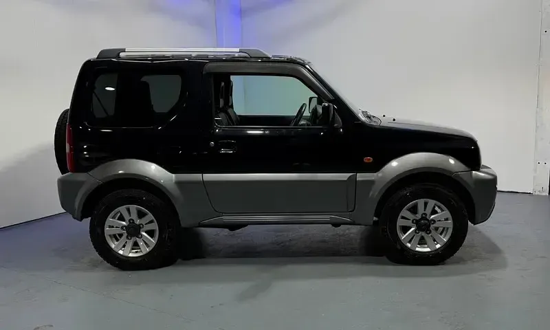 Used Suzuki Jimny SZ4 85 HP (62 kW) 2011 Black SUV