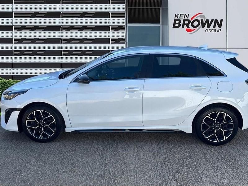 Used Kia Ceed GT GT-Line 138 HP (101 kW) 2025 White Hatchback
