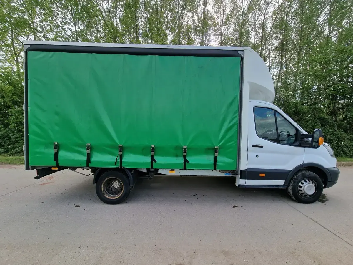Usado Ford Transit 130 HP (95 kW) 2018 Branco Van
