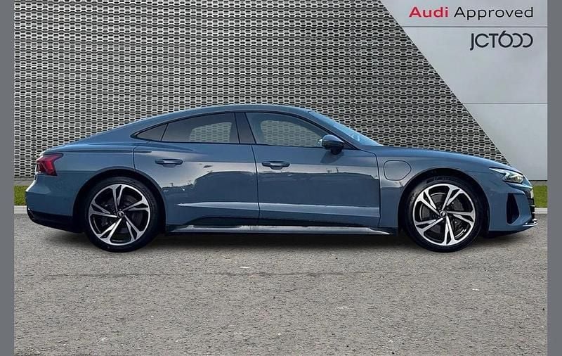 Used Audi e-tron GT quattro Comfort 384 kW (523 HP) 2021 Grey Sedan