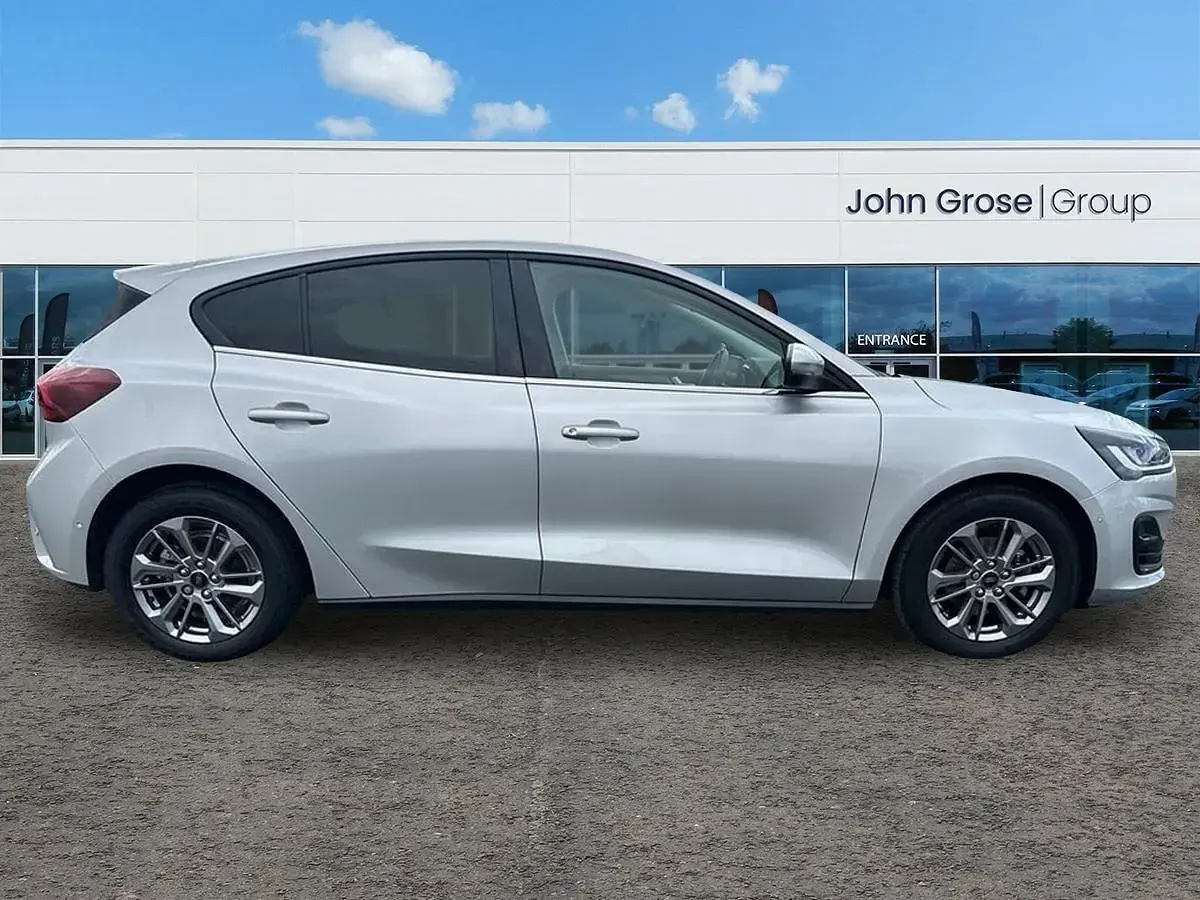 Used Ford Focus Titanium 2024 Silver Hatchback