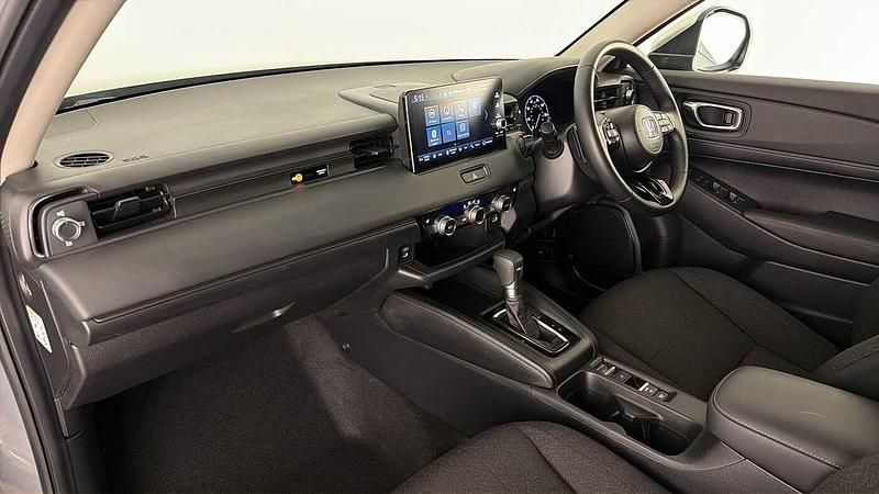 Used Honda HR-V Elegance 131 HP (96 kW) 2025 Grey SUV