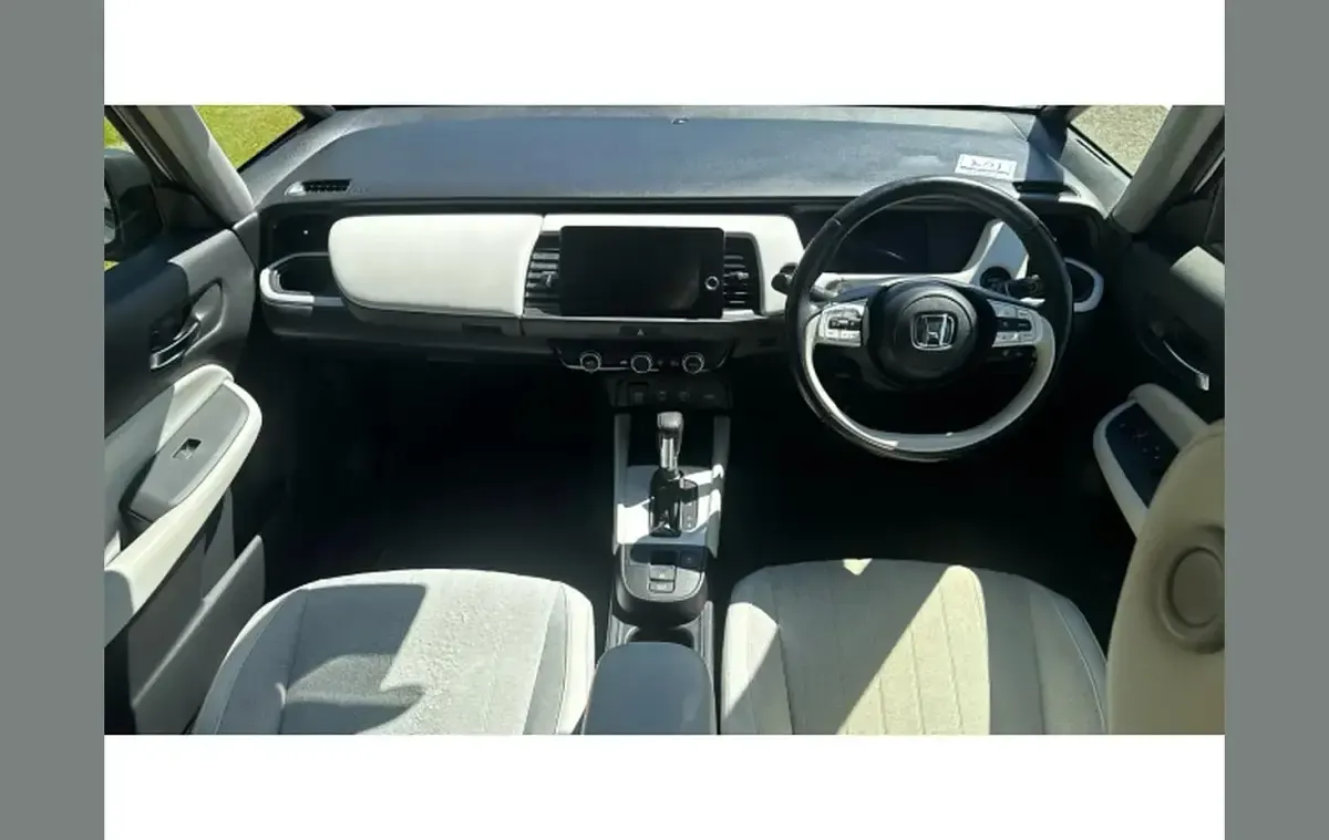 Used Honda Jazz Hybrid 109 HP (80 kW) 2021 White Hatchback