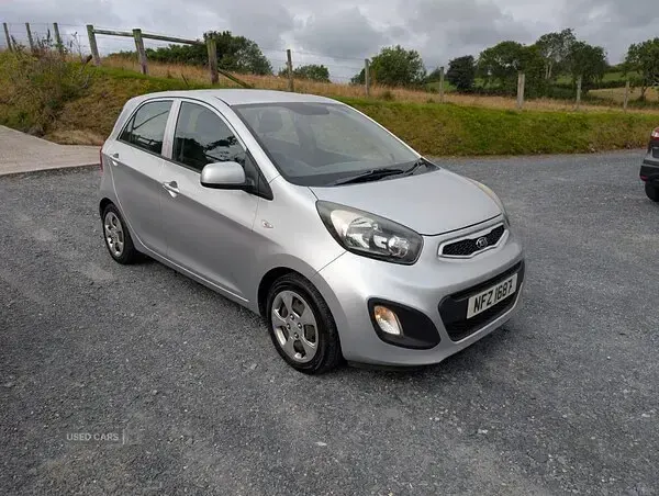 Used Kia Picanto 68 HP (50 kW) 2013 Silver Hatchback