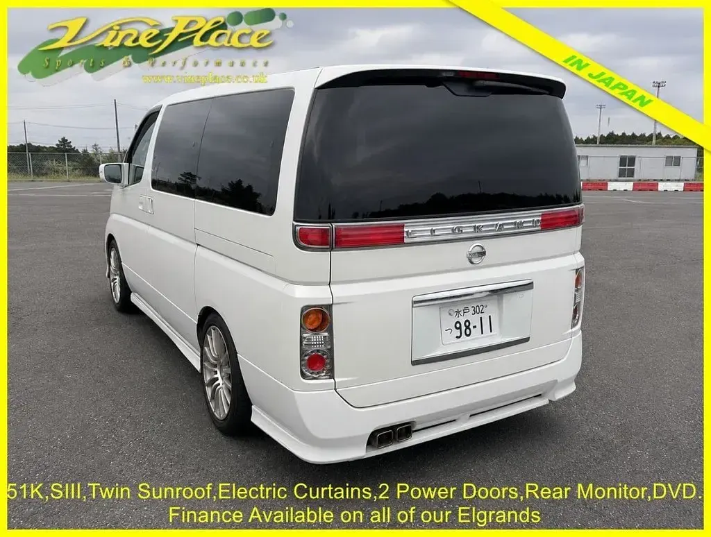Used Nissan Elgrand 2007 White MPV