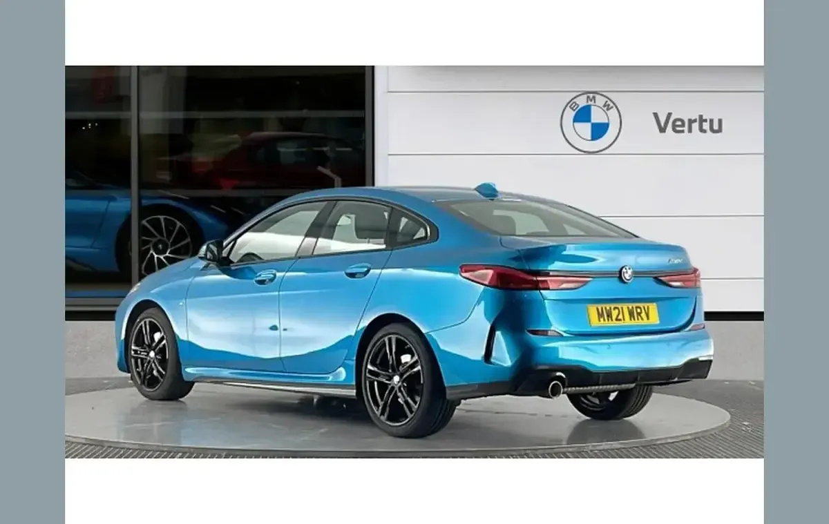 Usado BMW 218 M Sport 134 HP (98 kW) 2021 Azul Coupé