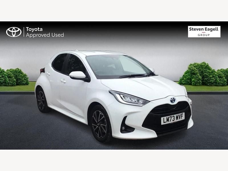 White Used 2023 Toyota Yaris Hybrid Design Hatchback | £17,470 (Fair price) - Image 1/3