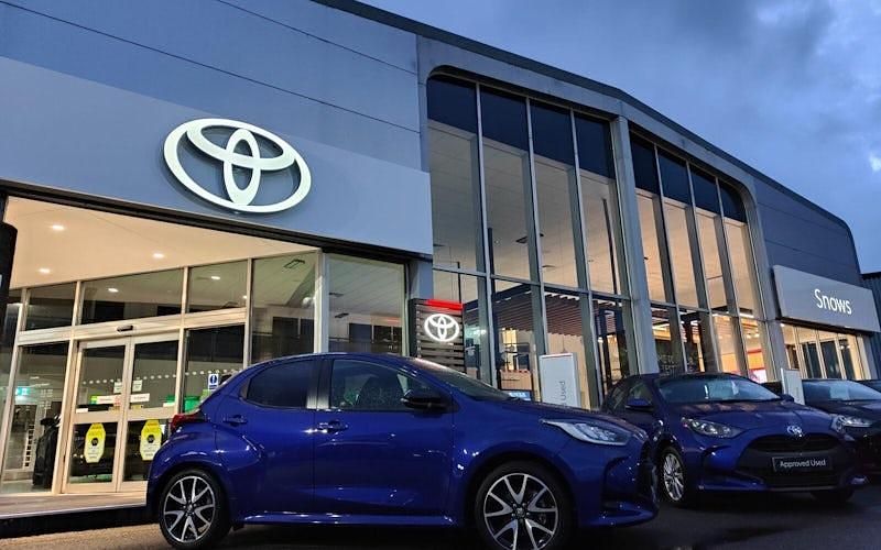 Used 2025 Toyota Yaris Hybrid Design Estate | £19,744 (Super price) - Image 1/2