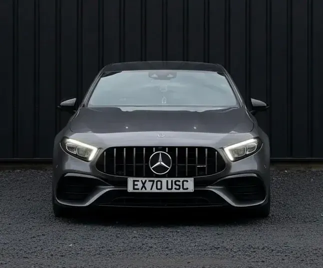 Usado Mercedes A45 AMG 421 HP (309 kW) 2020 Cinzento Citadino