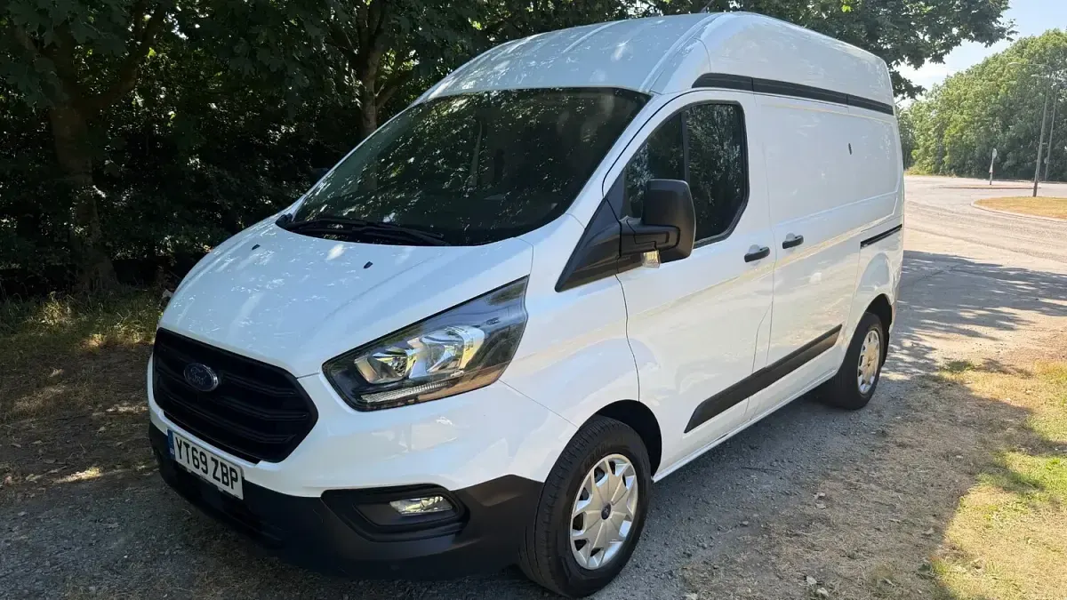 Used Ford Transit Custom 105 HP (77 kW) 2020 White Van