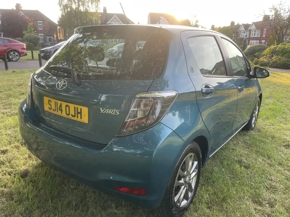 Usado Toyota Yaris Plus 2014 Azul Citadino