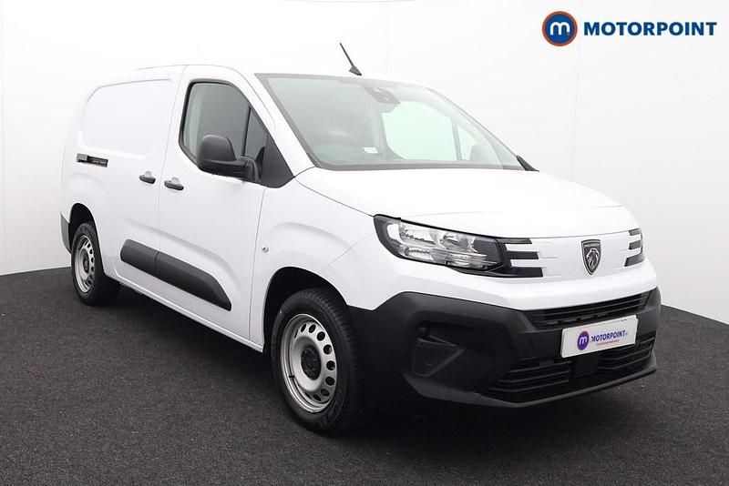 White Used 2024 Peugeot Partner MPV | £13,549 (Fair price) - Image 1/4