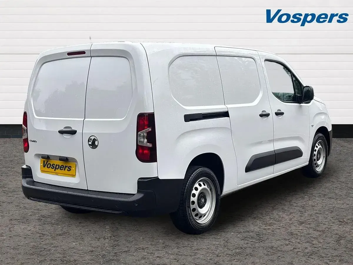 Used Vauxhall Combo 100 HP (73 kW) 2024 White MPV