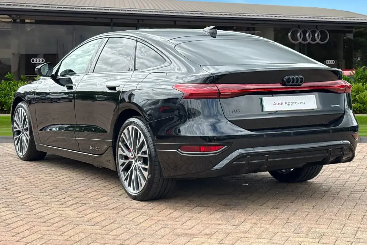New Audi A6 e-tron Comfort 339 kW (462 HP) 2025 Black Hatchback