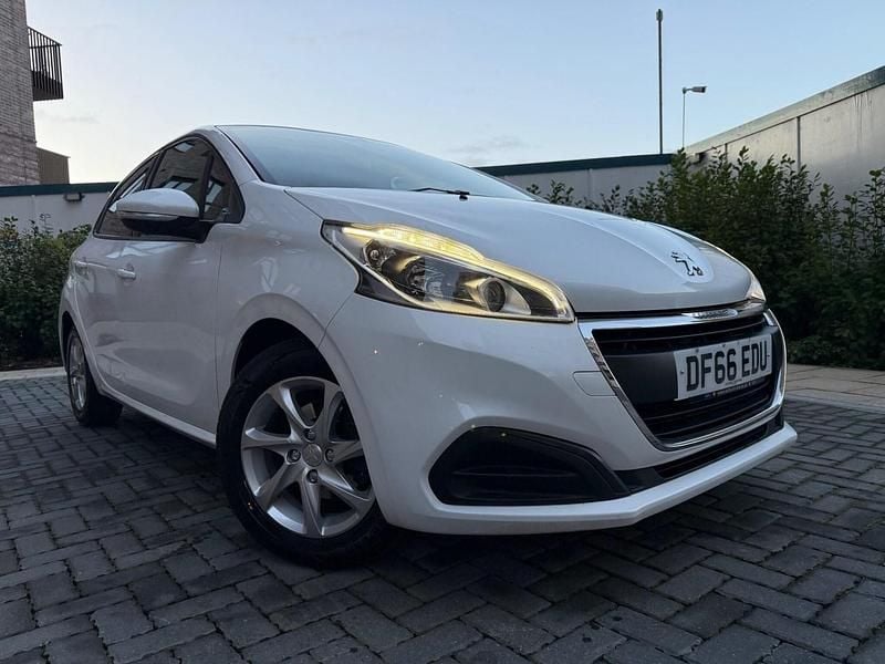White Used 2016 Peugeot 208 Active Hatchback | £2,895 (Good price) - Image 1/4