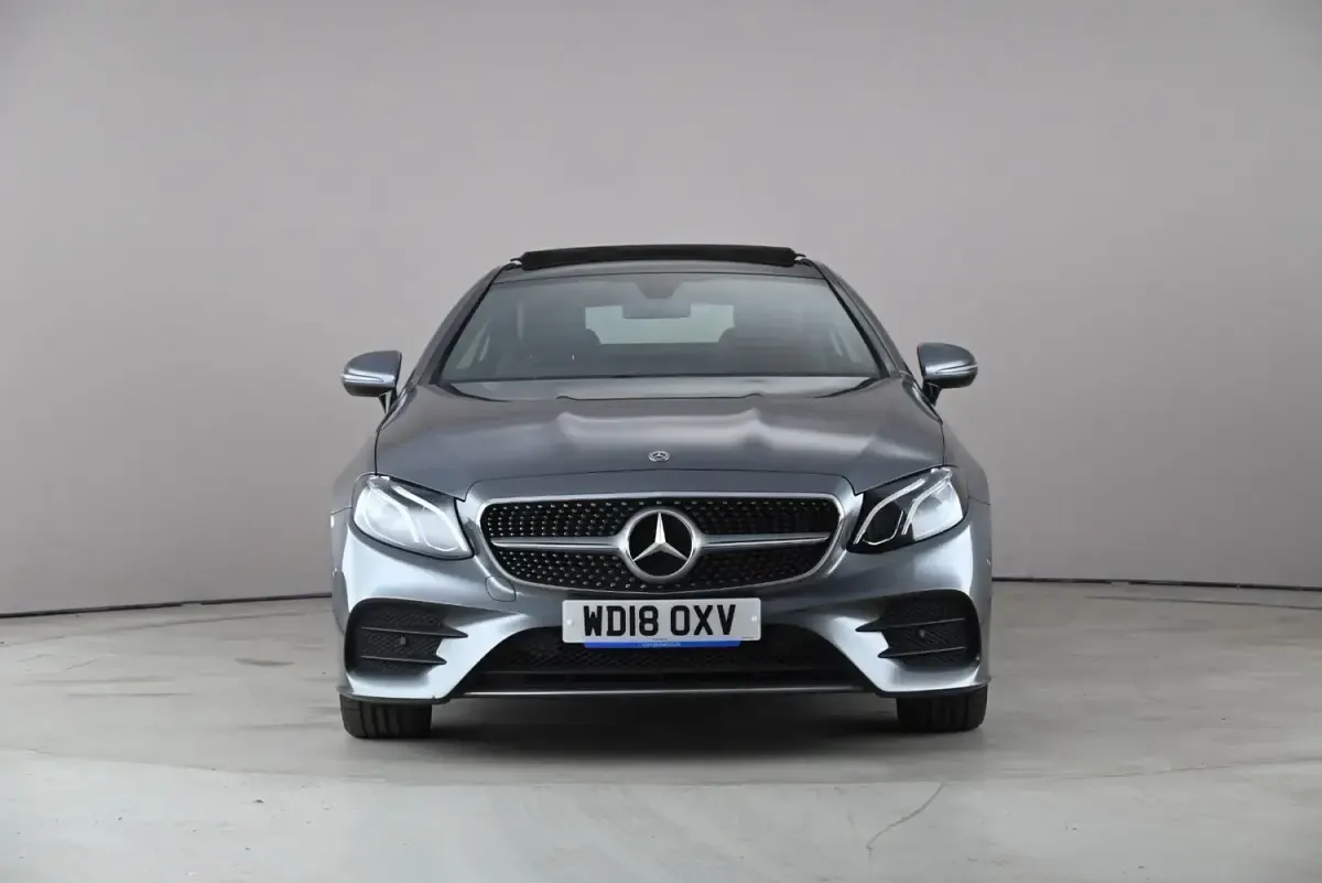 Käytetty Mercedes E220 AMG Line Premium 2018 Harmaa Coupe - kaksiovinen