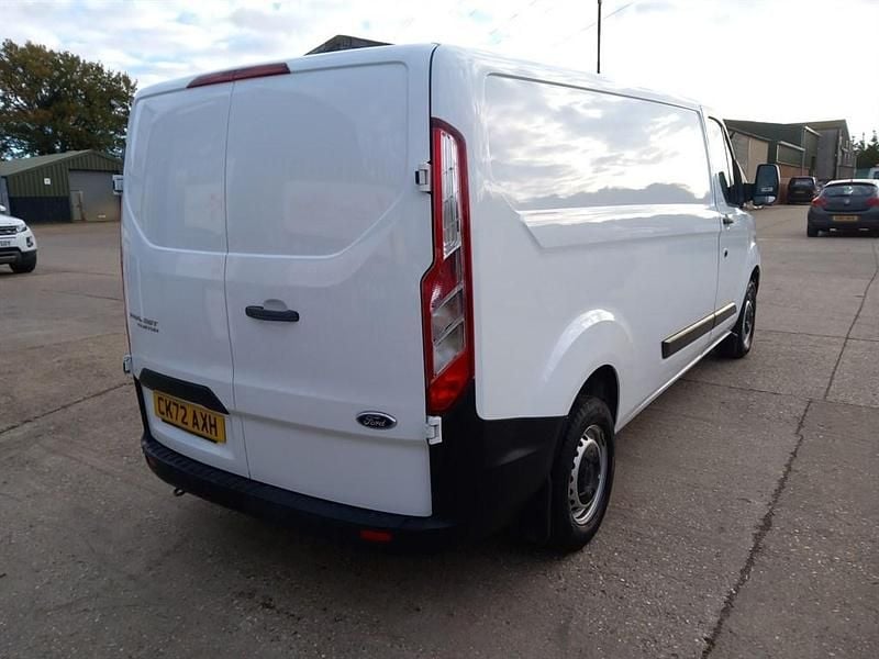 Usado Ford Transit Custom S 130 HP (95 kW) 2022 Branco Van