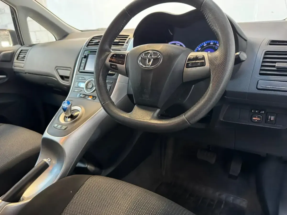 Usado Toyota Auris Hybrid T4 2012 Azul Citadino