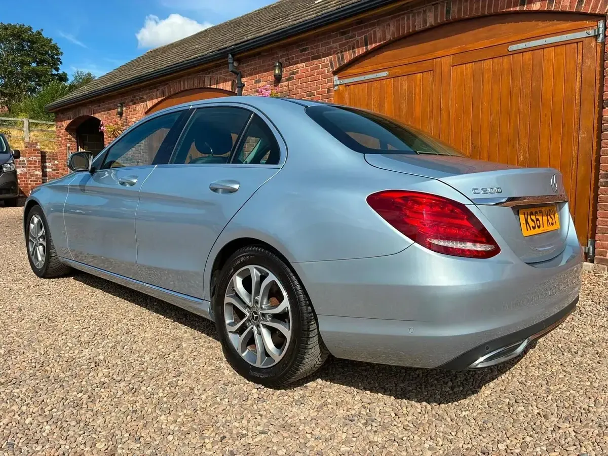 Used Mercedes C200 184 HP (135 kW) 2017 Silver Sedan