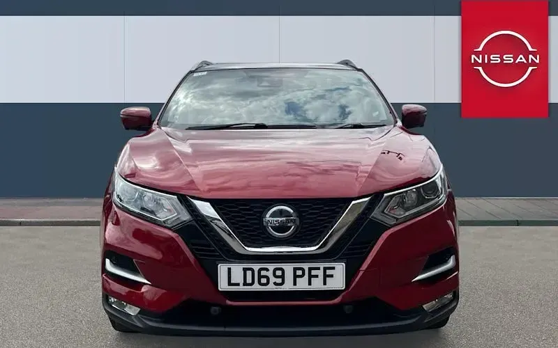 Used Nissan Qashqai N-Connecta 160 HP (117 kW) 2020 Red SUV
