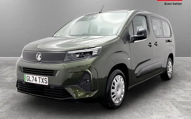Used Vauxhall Combo Design Edition 100 kW (136 HP) 2026 MPV