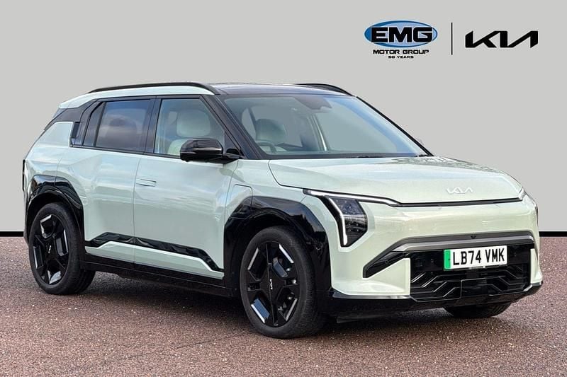 Green Used 2024 Kia EV3 GT-Line S SUV | £33,890 (Fair price) - Image 1/3