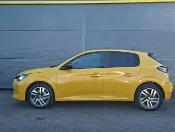 Used Peugeot 208 Active+ 100 HP (73 kW) 2023 Yellow Hatchback