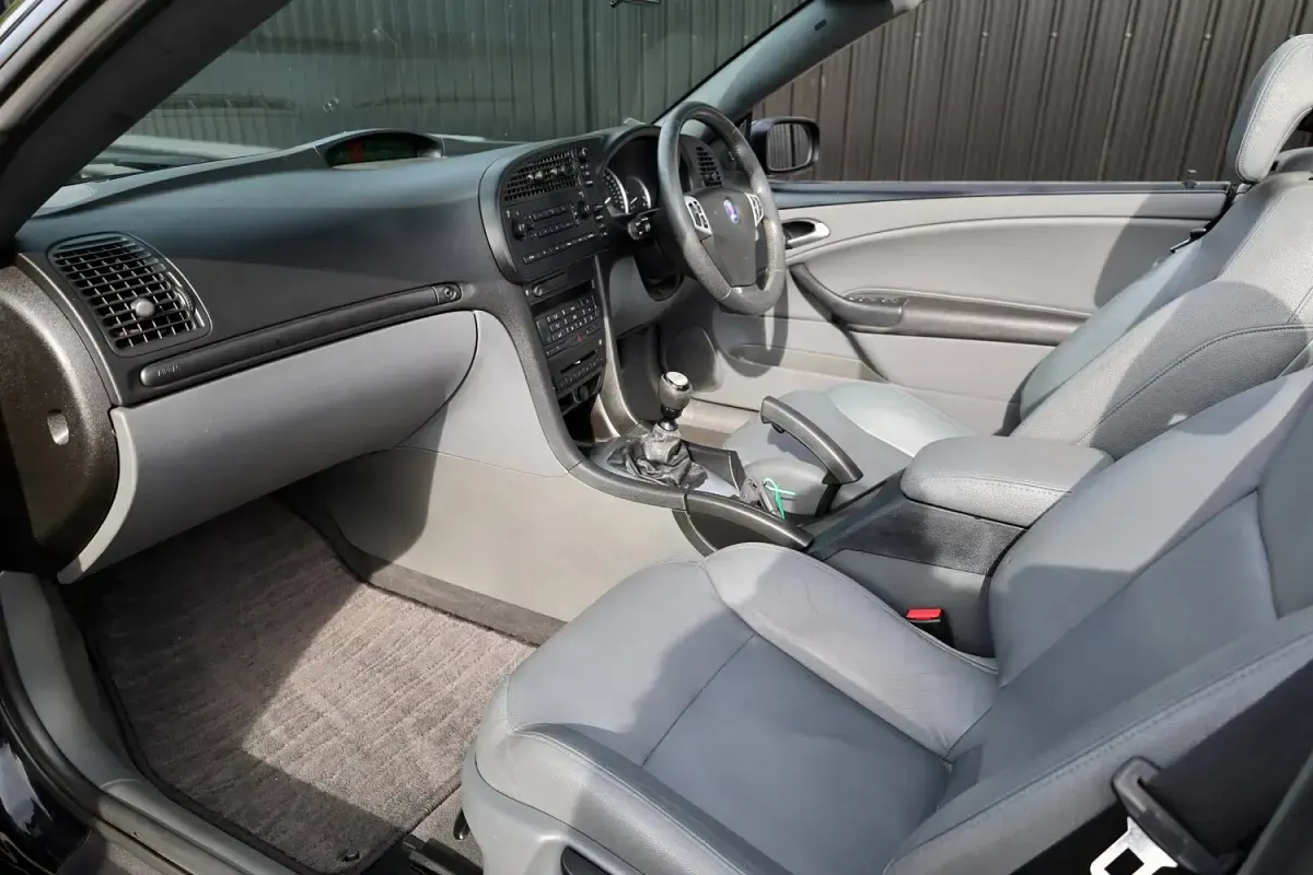 Used Saab 9-3 Vector 147 HP (108 kW) 2005 Black Cabriolet