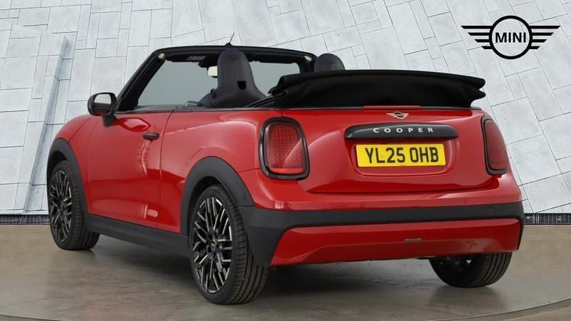 Used Mini Cooper 118 kW (161 HP) 2025 Red Hatchback