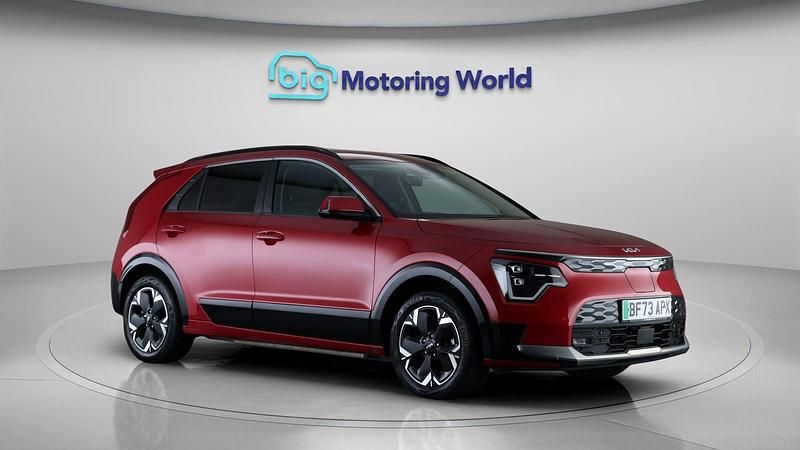 Used 2023 Kia e-Niro 2 SUV | £22,300 (Fair price) - Image 1/4