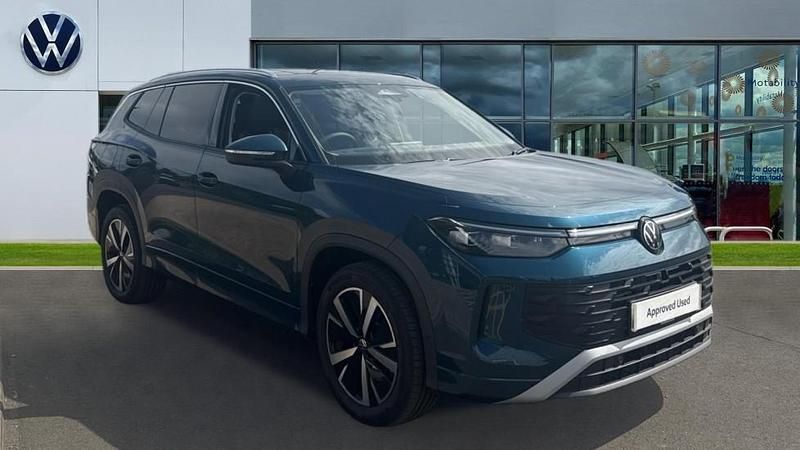 Nightshade blue Used 2025 VW Tayron Match SUV | £35,499 (Good price) - Image 1/4